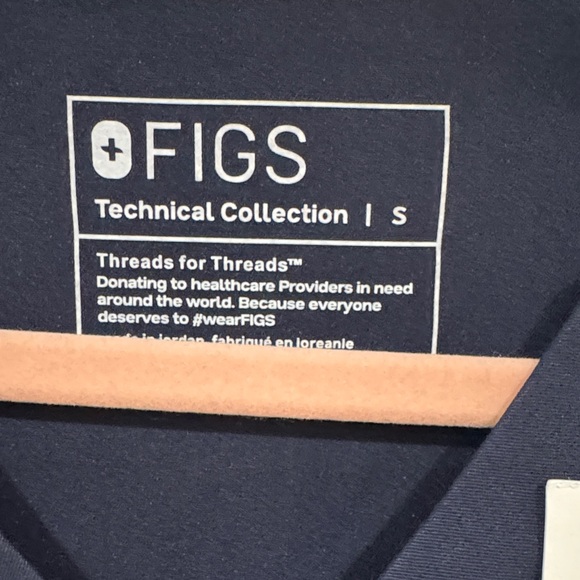 Figs Women's Navy Cropped Top and Ankle Pants Set - Picture 2 of 11